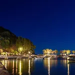 Des Roses Hotel
