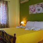 Tzaneria Apartments Skiathos