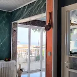Room In Studio - Gorgeous Studio For 2 People, Swimming Pool And Sea View