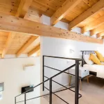 Windrose Apartments - Shared Pool