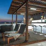 Bright 3Bdr Apt With Roofgarden, Jacuzzi