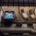 Bright 3Bdr Apt With Roofgarden, Jacuzzi