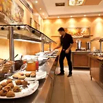 Crystal City Hotel