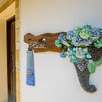 Elena\'S Seaside Apartments & Studios