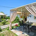 Elena\'S Seaside Apartments & Studios