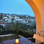 Eye Q Resort Seaview