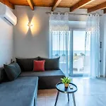 Zefyros Suite , Seafront Retreat !