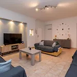 Berry Apartment