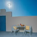 Luna Santorini Suites