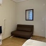 Spacious Renovated Apartment Marousi Kat