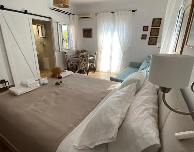 Reginas Apartments