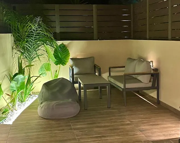 Haris White Apartment