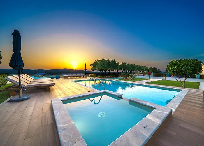 Mythic Olive Villa - Heated Pool - Amazing View
