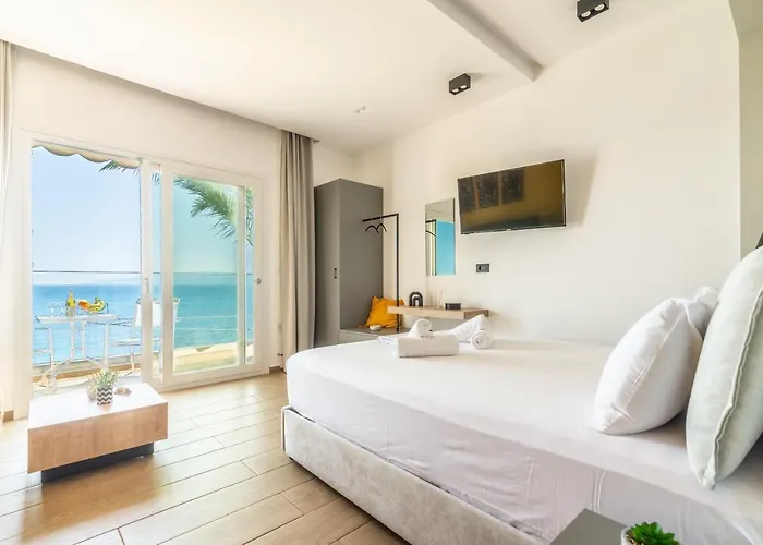 Luxury Seaside Suites