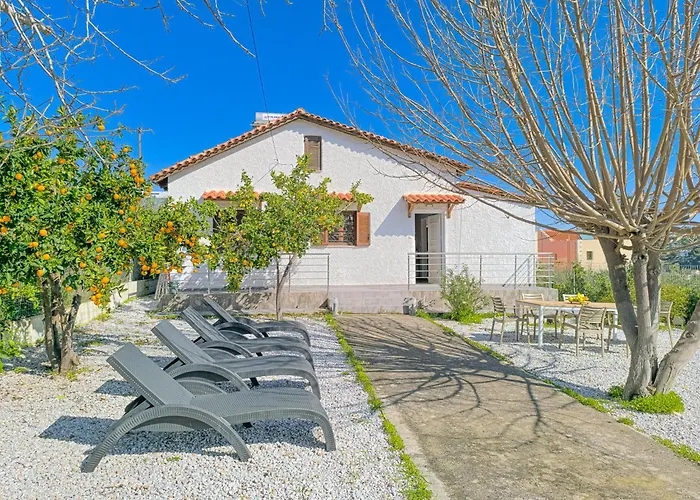 Charming House 8 Minutes Walk From Almyrida Beach