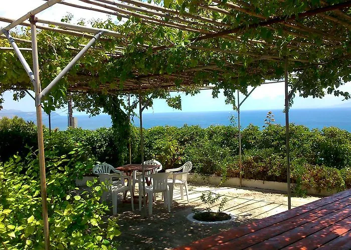 Thanasis Apartments