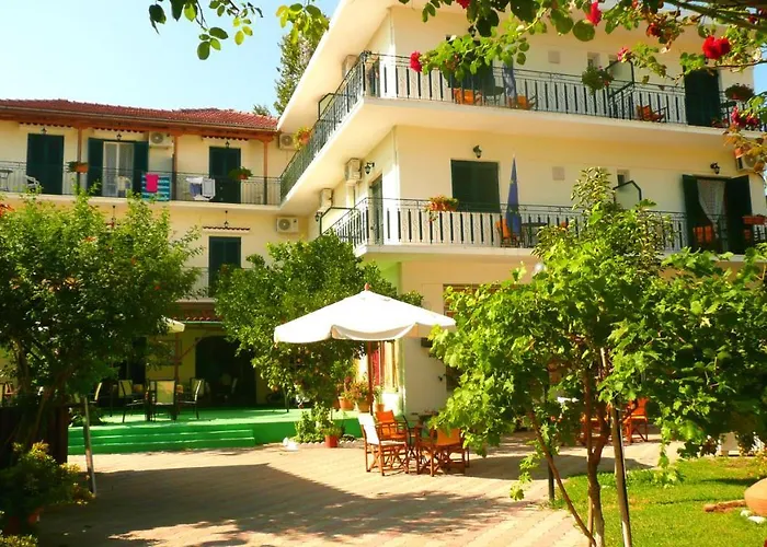 Des Roses Hotel