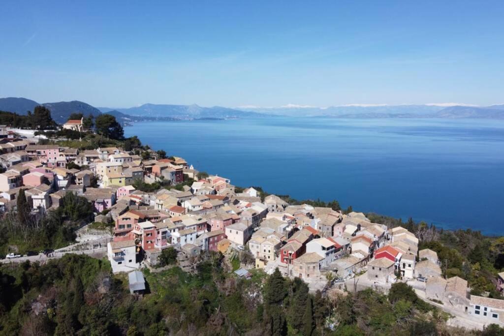 Traditional House With Amazing View Apartment *