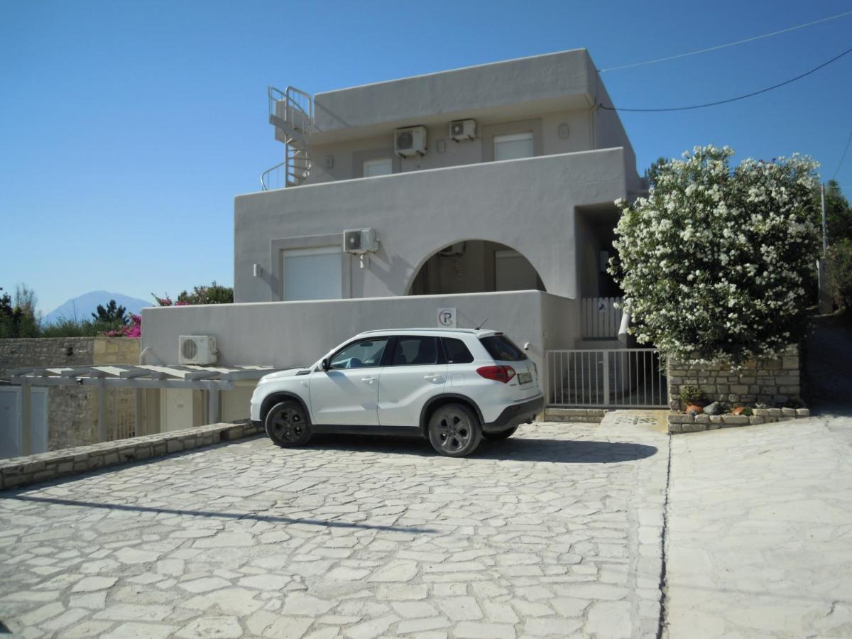 Petaloudes Kamilari