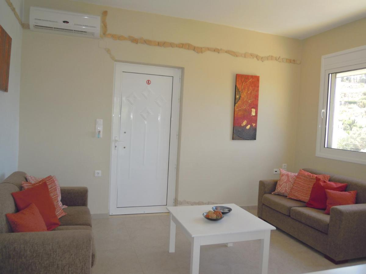 Petaloudes Apartment Kamilari