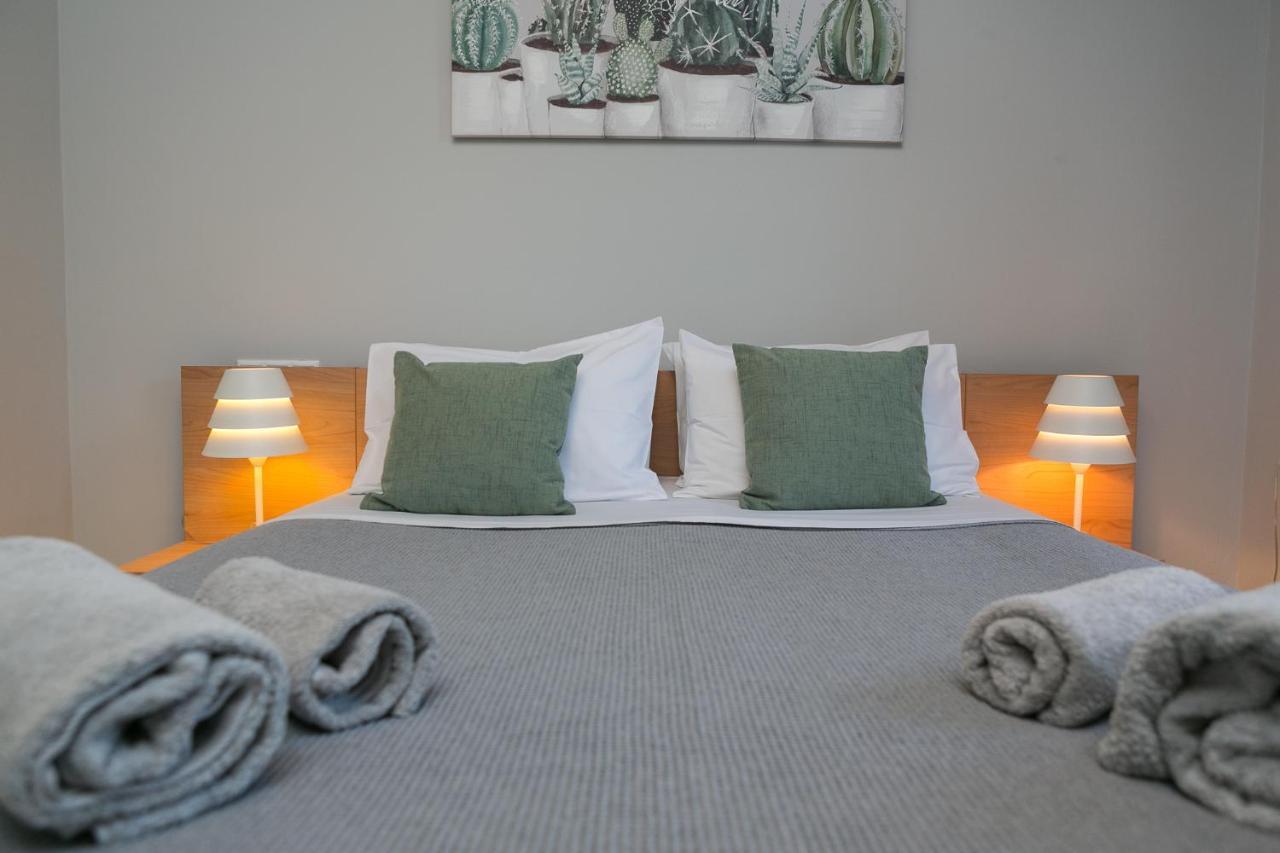 Holiday home Manos Housing Units