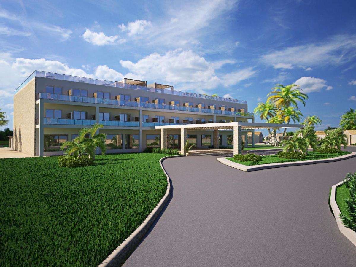 Laguna Hotel 4*