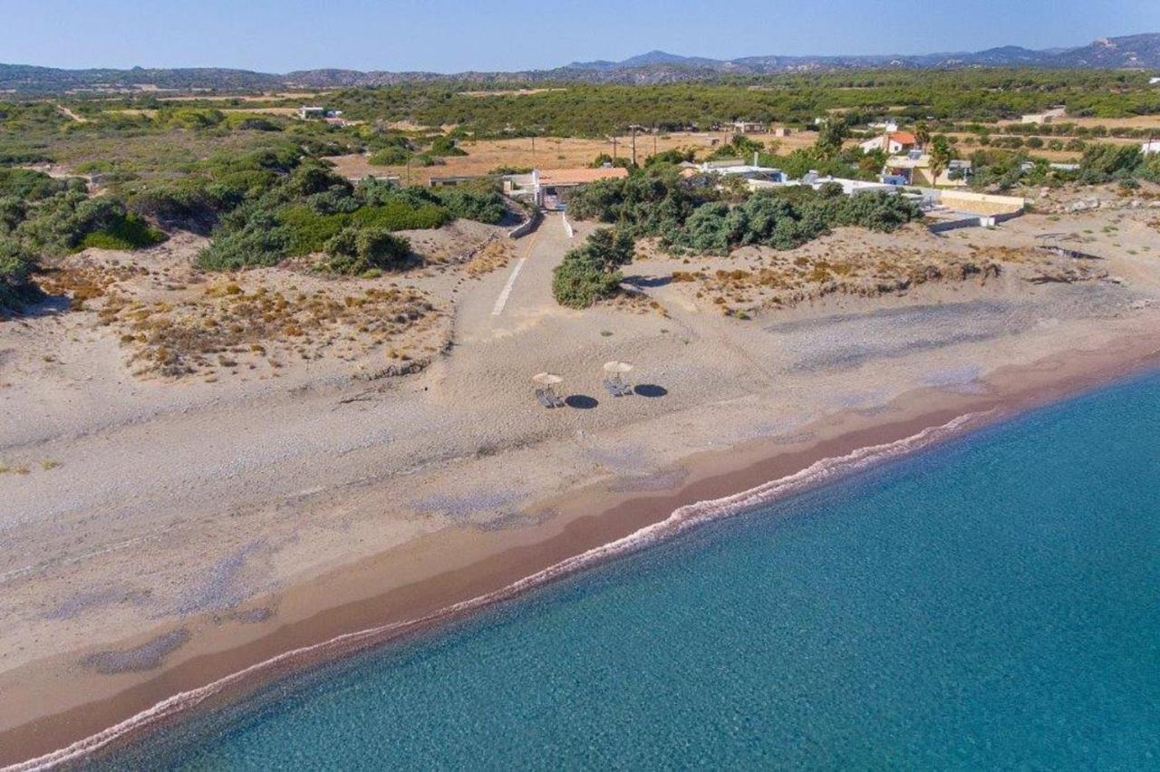 Villa Cathrin Beachfront Plimmiri