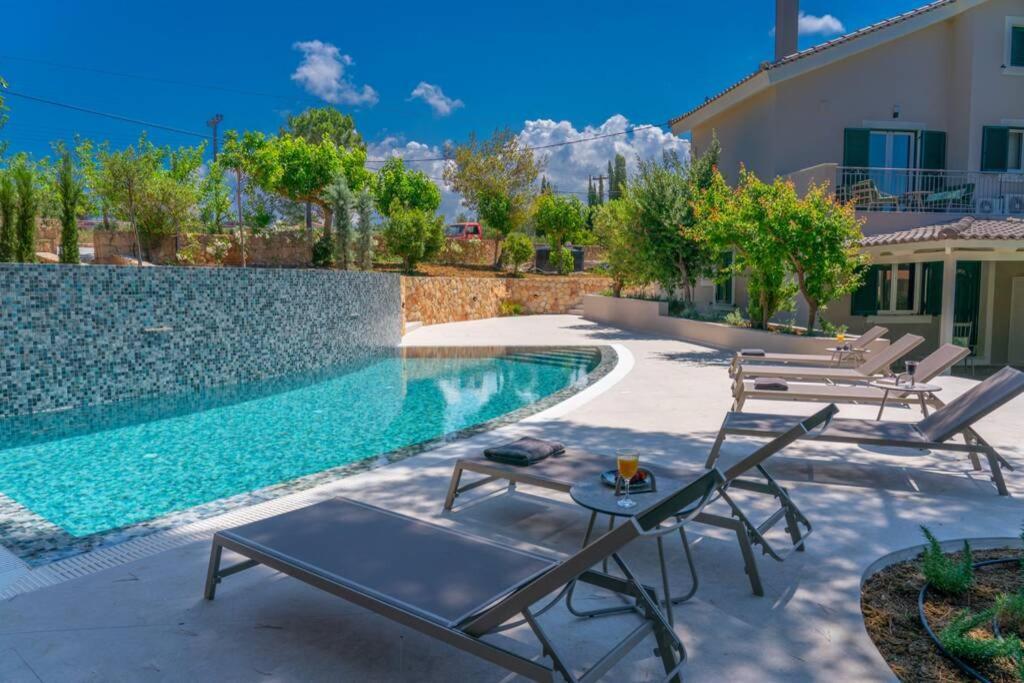 Seashell Luxury - 1 Apartment Lixouri