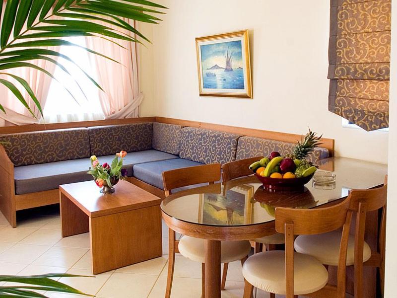 Mike Hotel & Apartments Maleme (Crete)