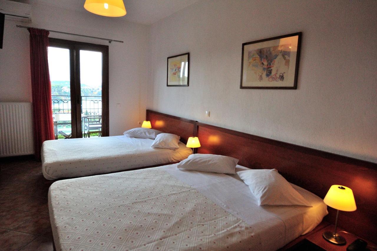 Eye Q Seaview Aparthotel Skiathos Town