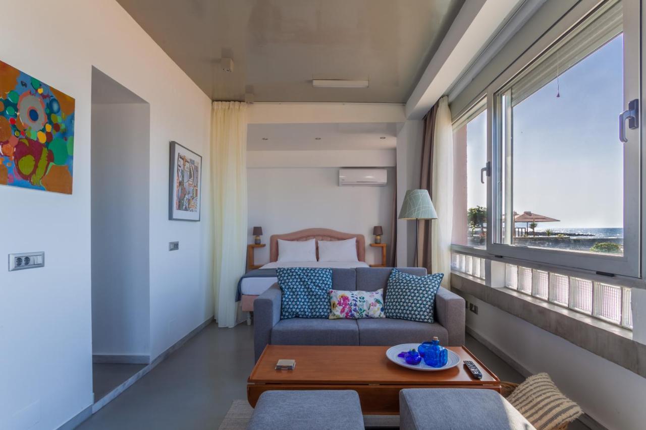 Grey Beachfront * Kokkini Hani
