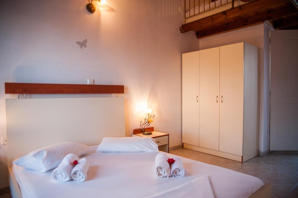 Apartment Dreams - Katelios,santa Barbara Katelios
