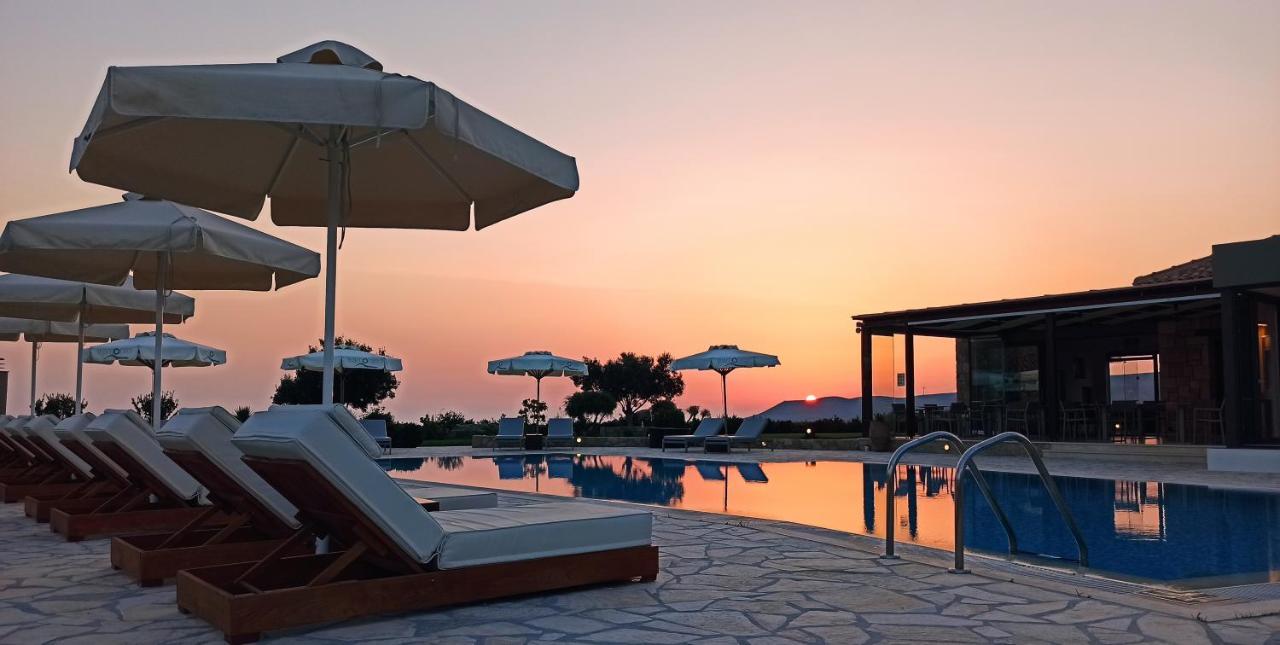 Tramonto Xi Beach