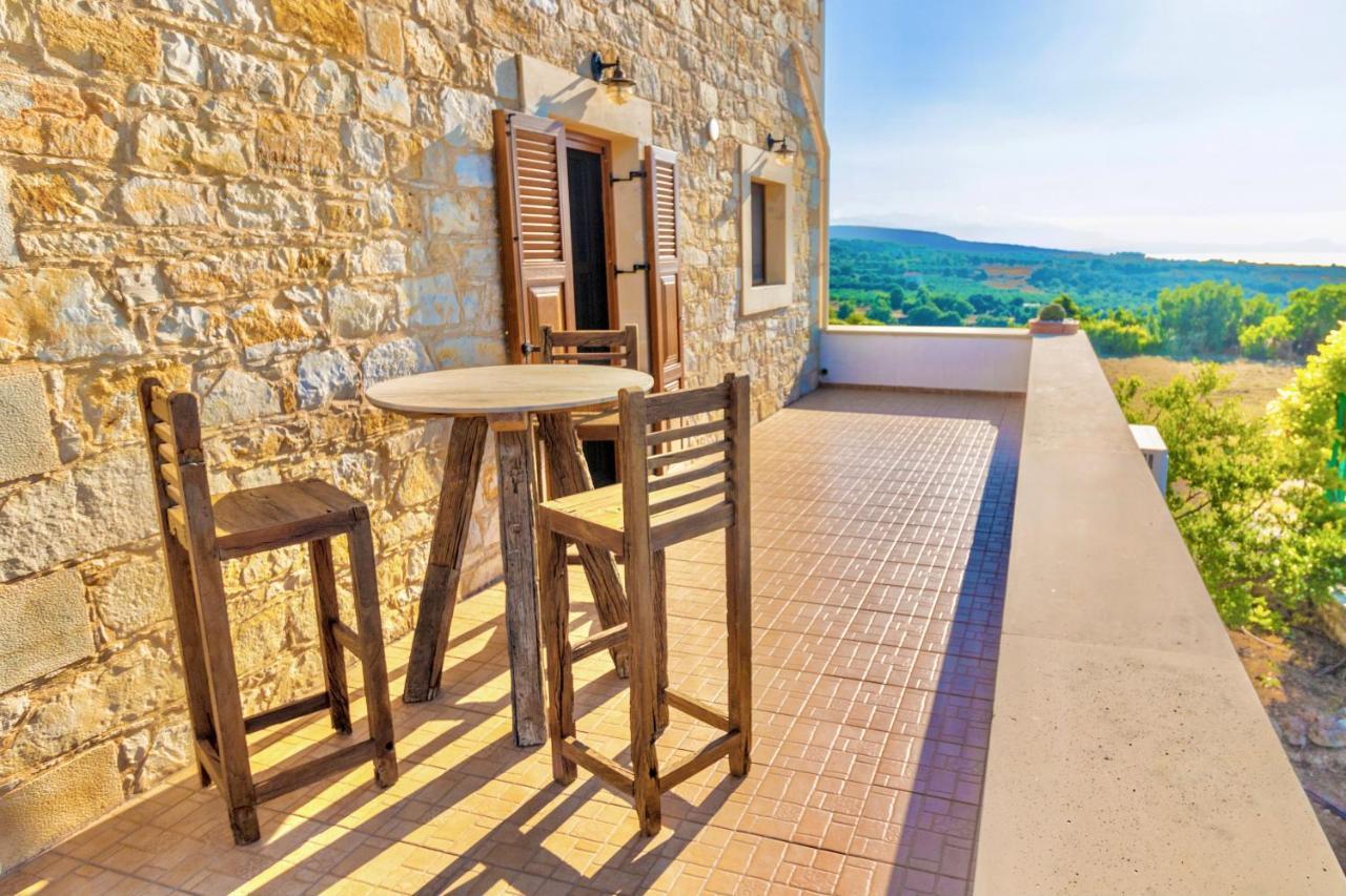 Villa Arodamos With A Pool, Children's Games, And Bbq, Perfect For 23 People! Skouloufia