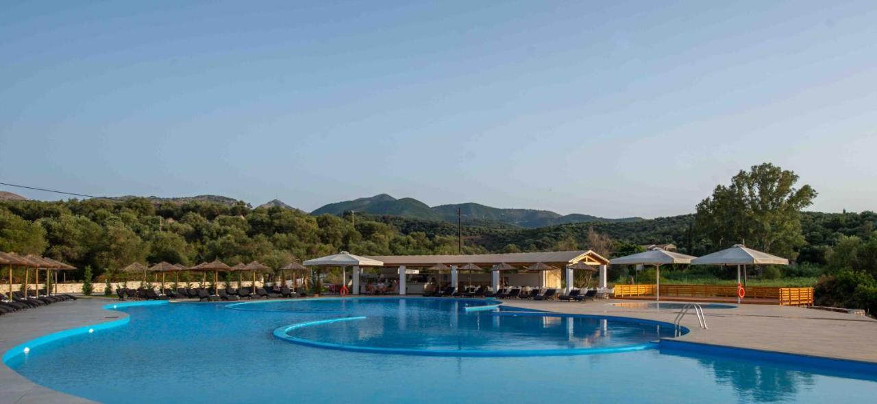 Laguna 4*