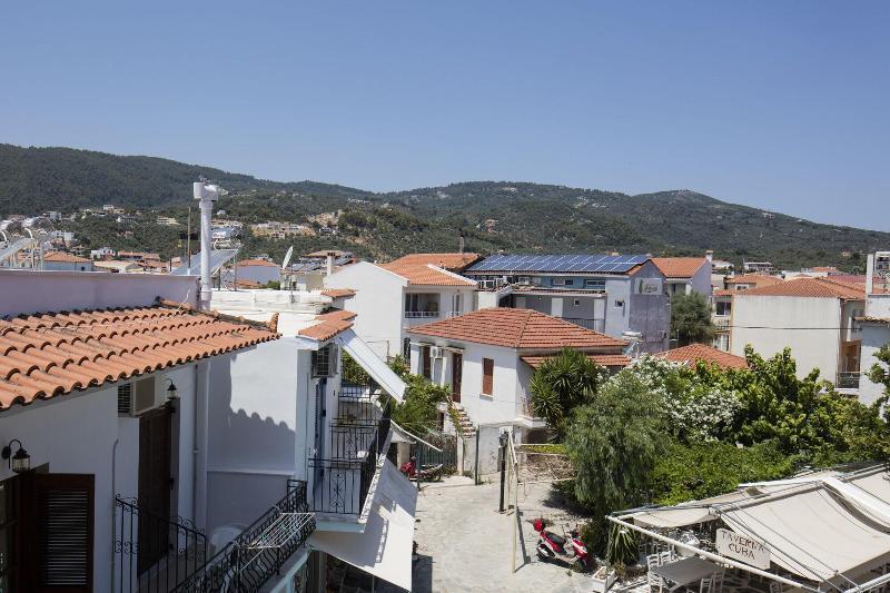 Entelia Skiathos Town