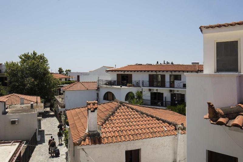 Entelia Skiathos Town