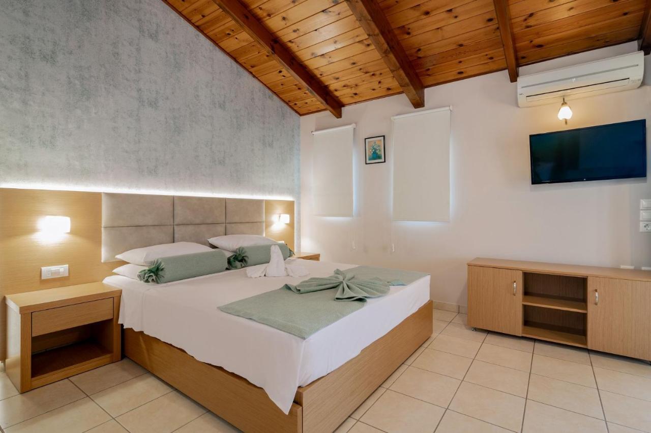Plaka Resort 3*