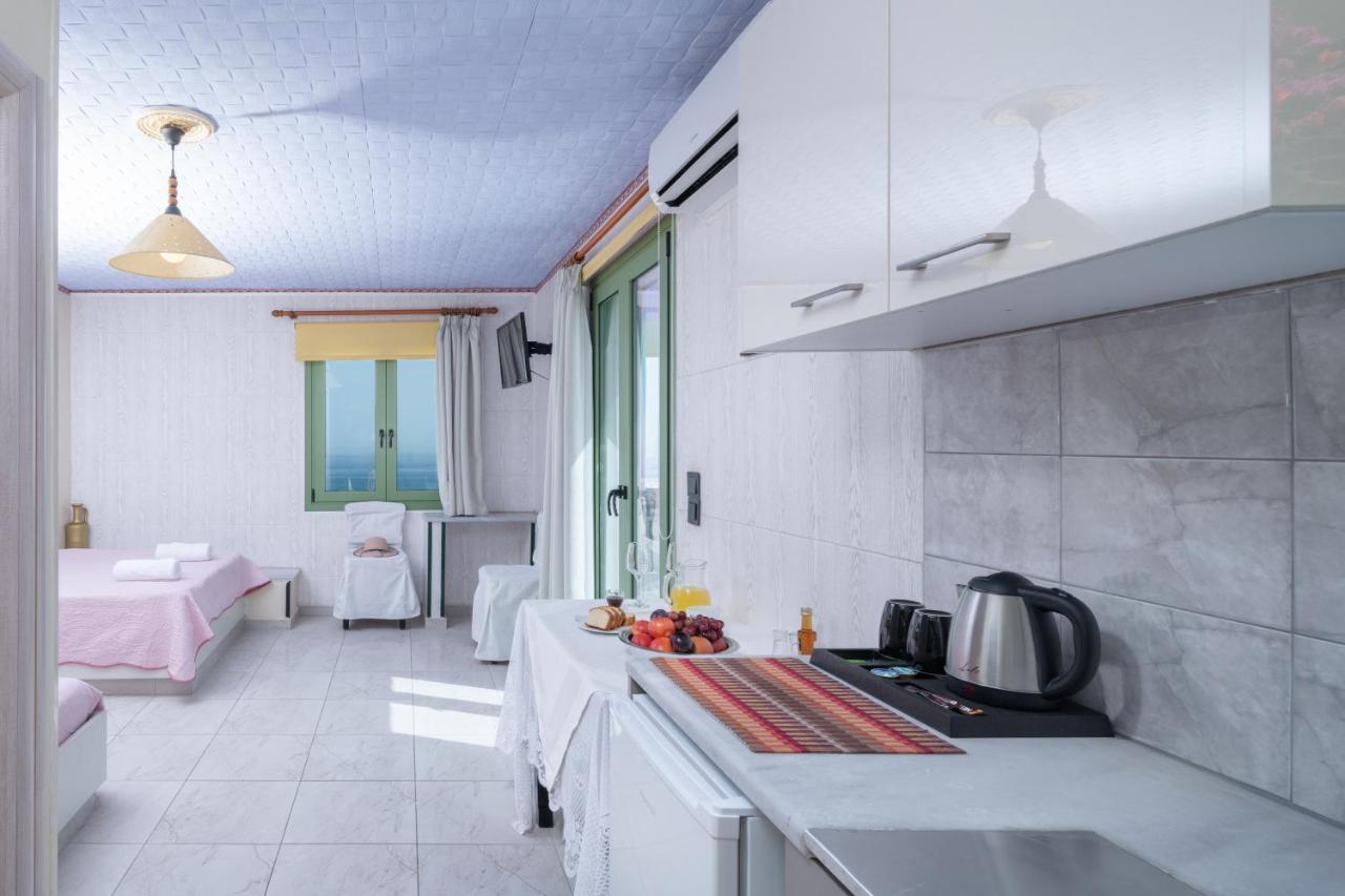 In - Gorgeous For 2 People, Swimming Pool And Sea View Guest house *