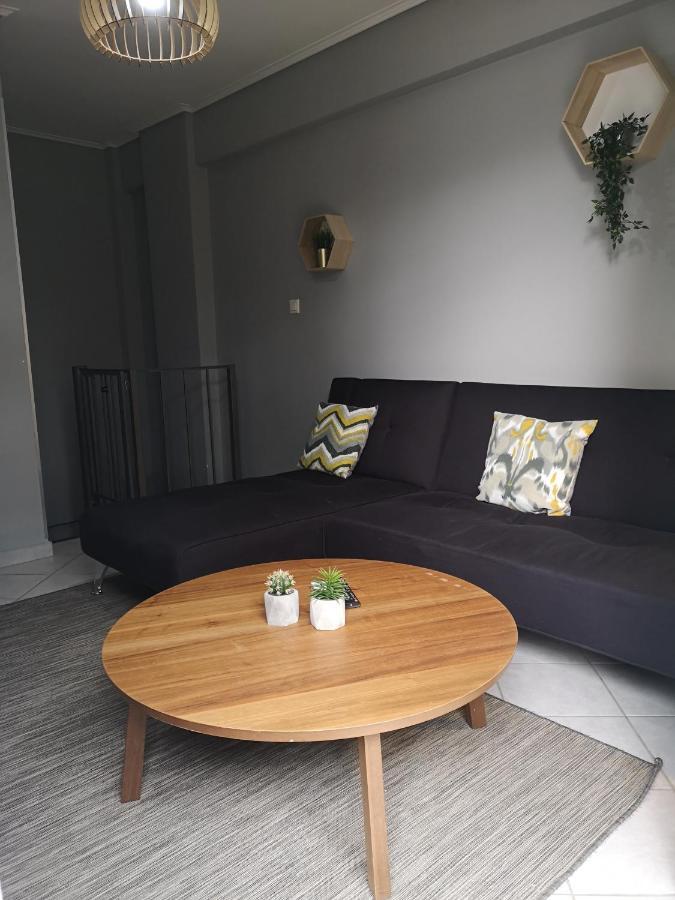 Apartment Athenian In Agia Paraskevi, Next To 