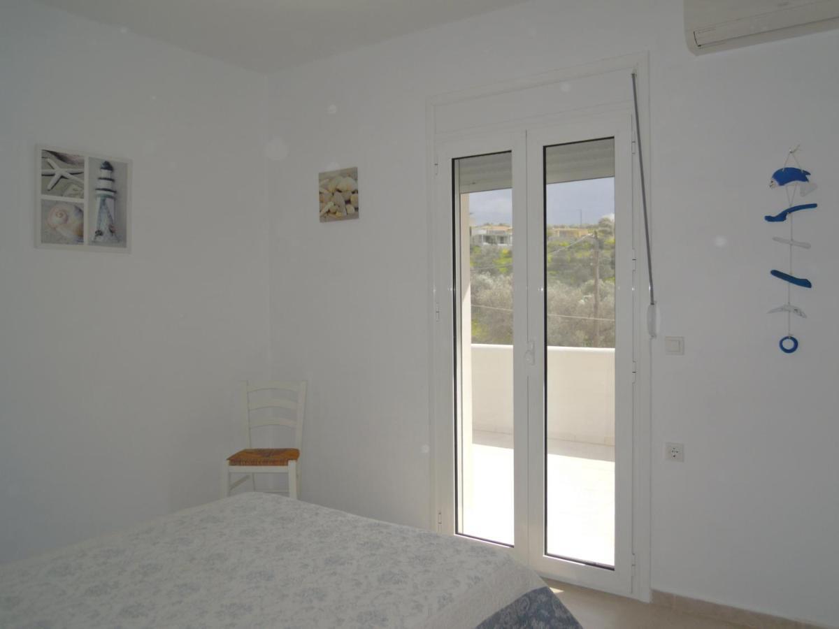 Petaloudes Apartment