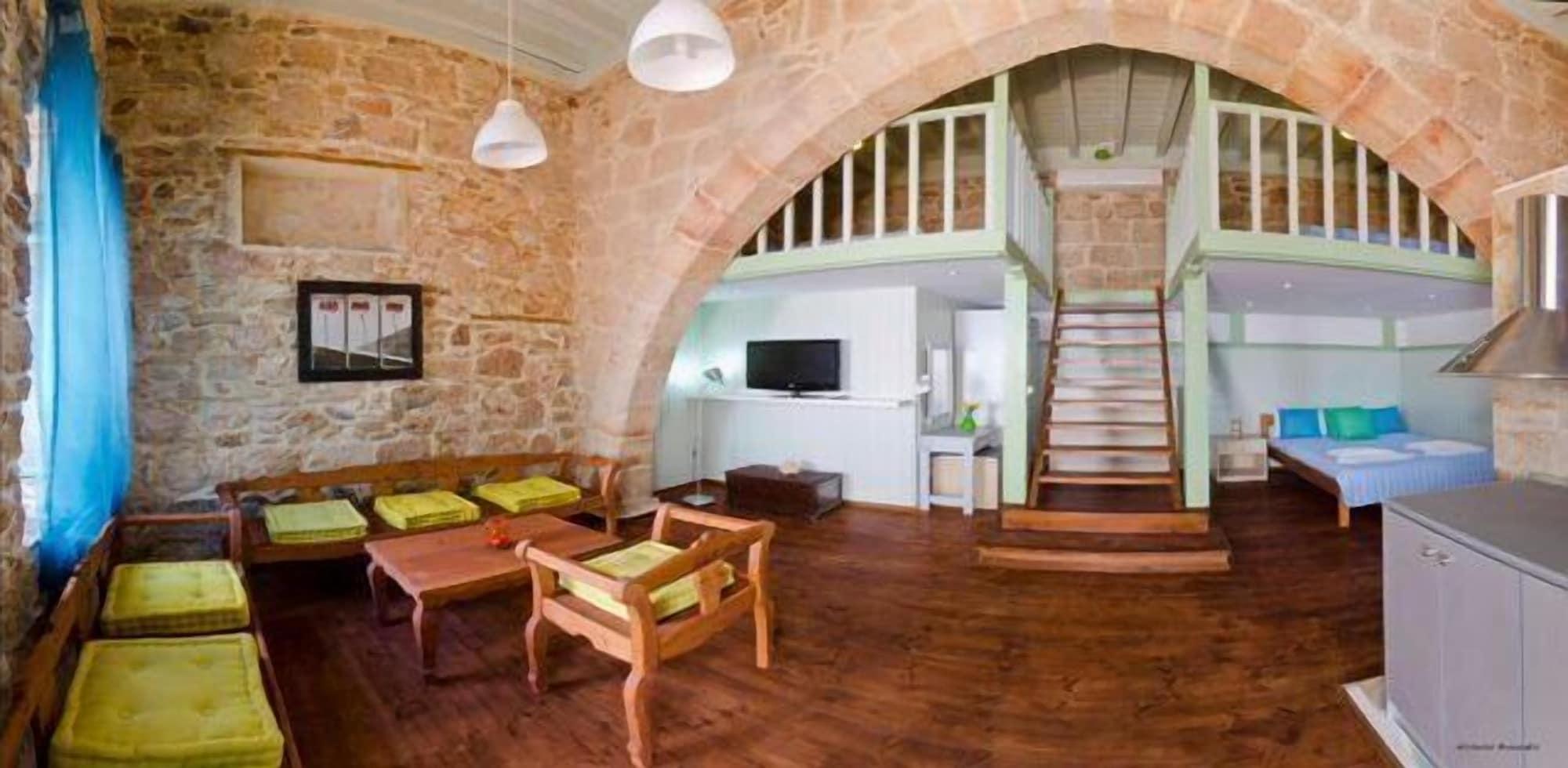 Xenones Aparthotel Lindos (Rhodes)