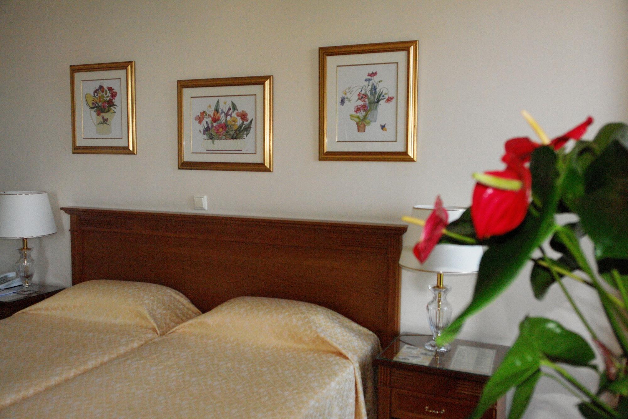 Cavalieri Hotel Corfu (city)