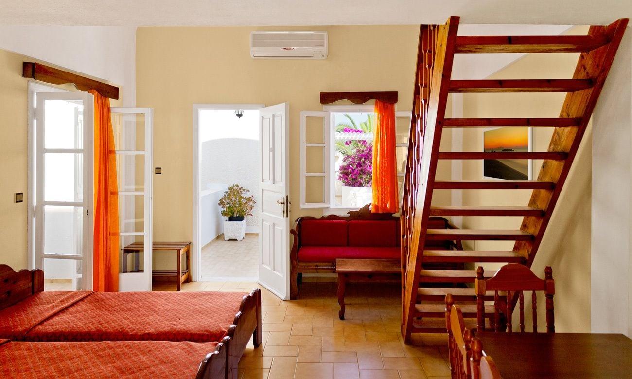 Dolphins Aparthotel 3*