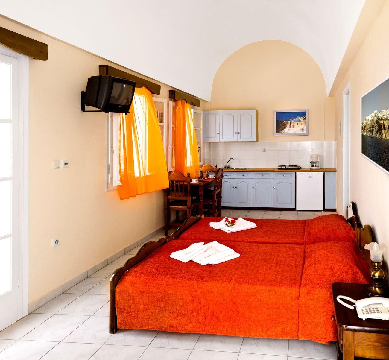 Dolphins Aparthotel 3*