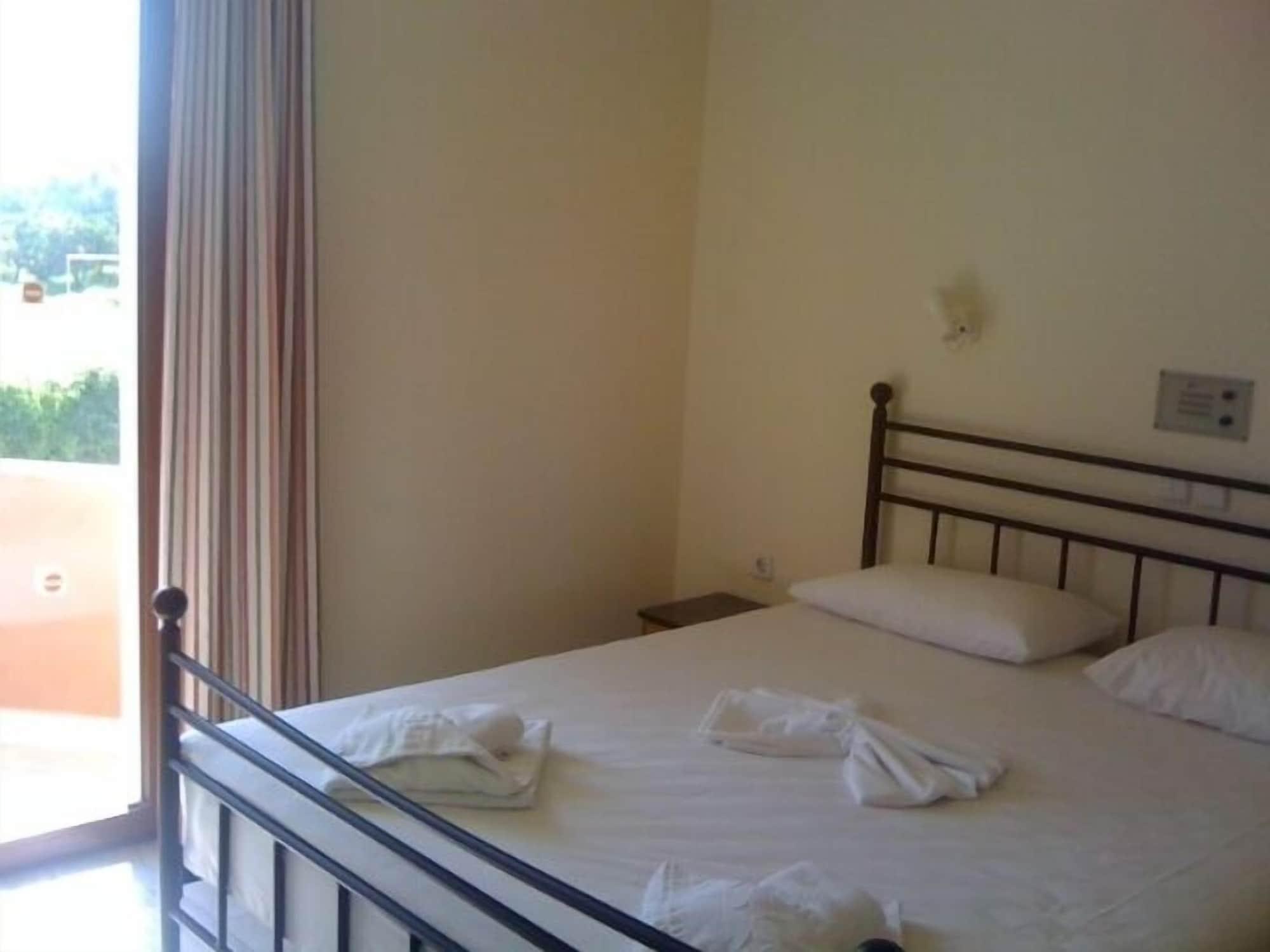 Aparthotel Alexandros M 2*