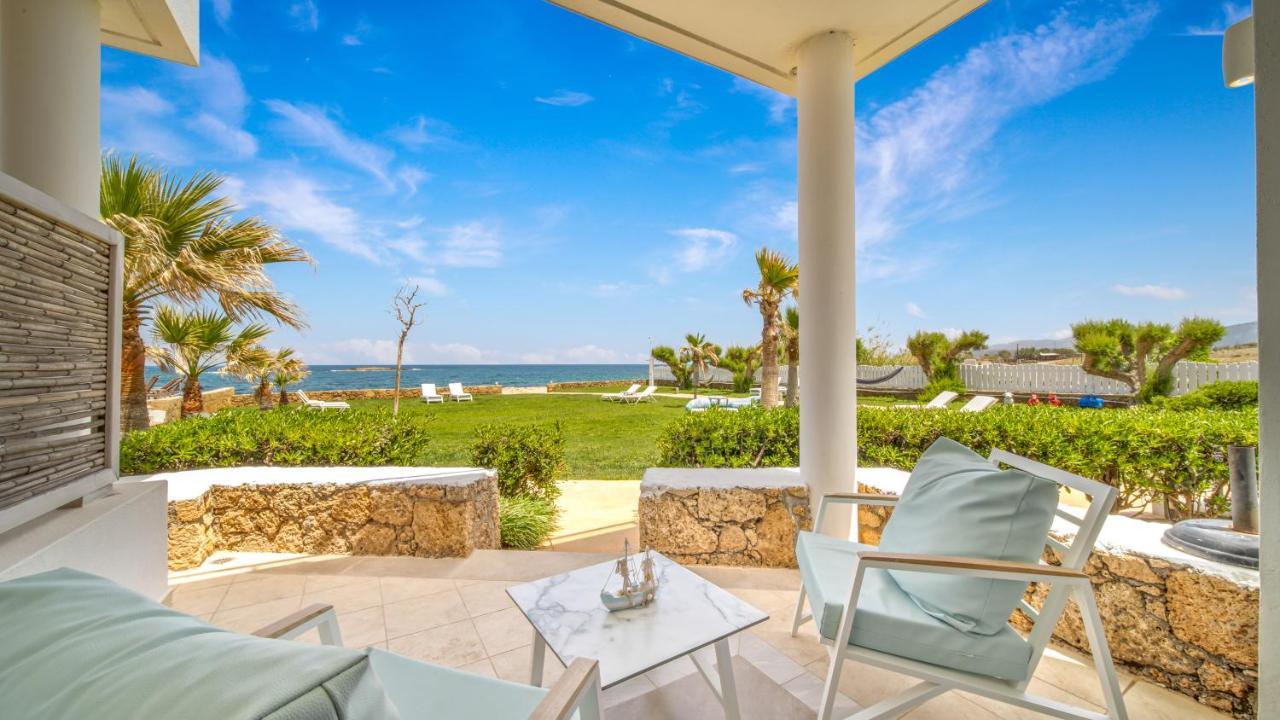 Pyrgos Aparthotel 2*