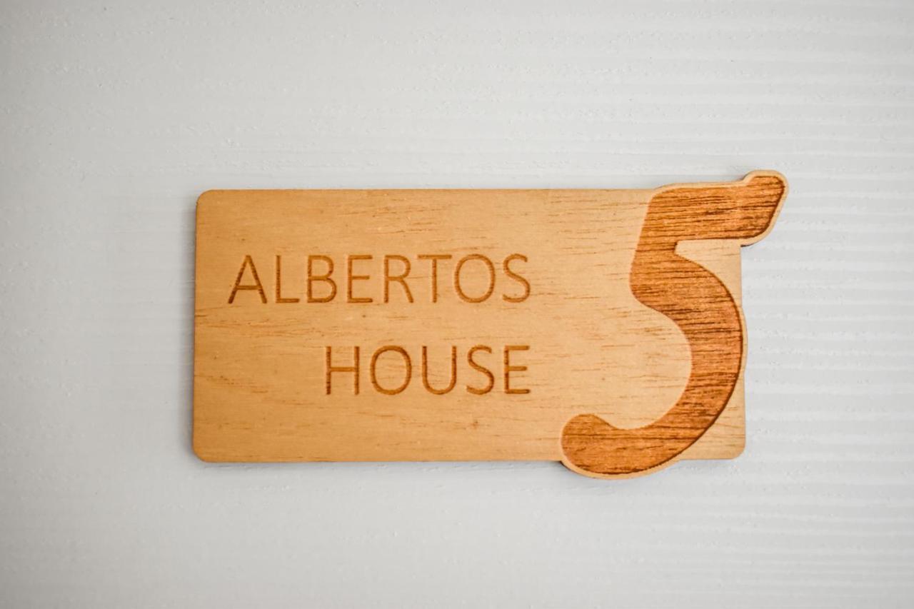Aparthotel Albertoshouse 3*