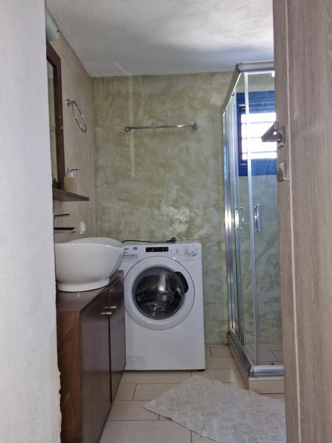 Hotel John Akroyiali 3*