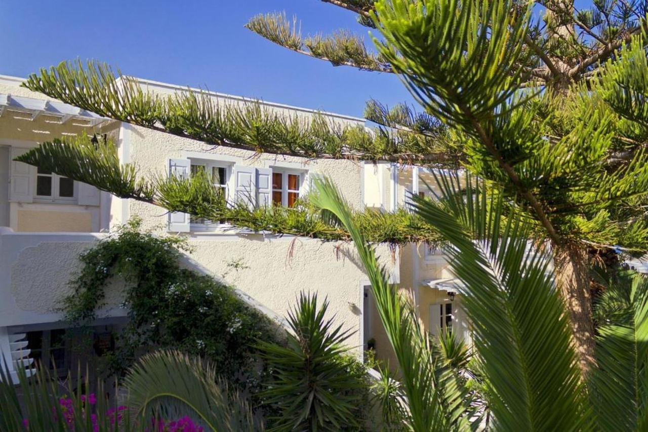 Dolphins Aparthotel 3*